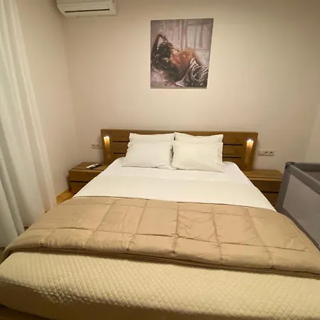 Andry's Living 2 By 8essentially Lägenhet *