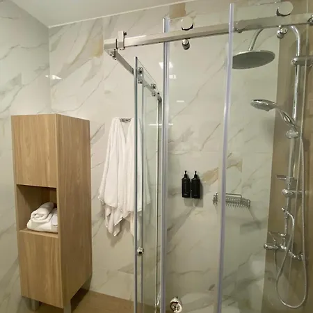 Andry's Living 2 By 8essentially Lefkáda