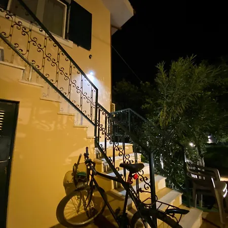 Andry's Living 2 By 8essentially Lägenhet Lefkáda